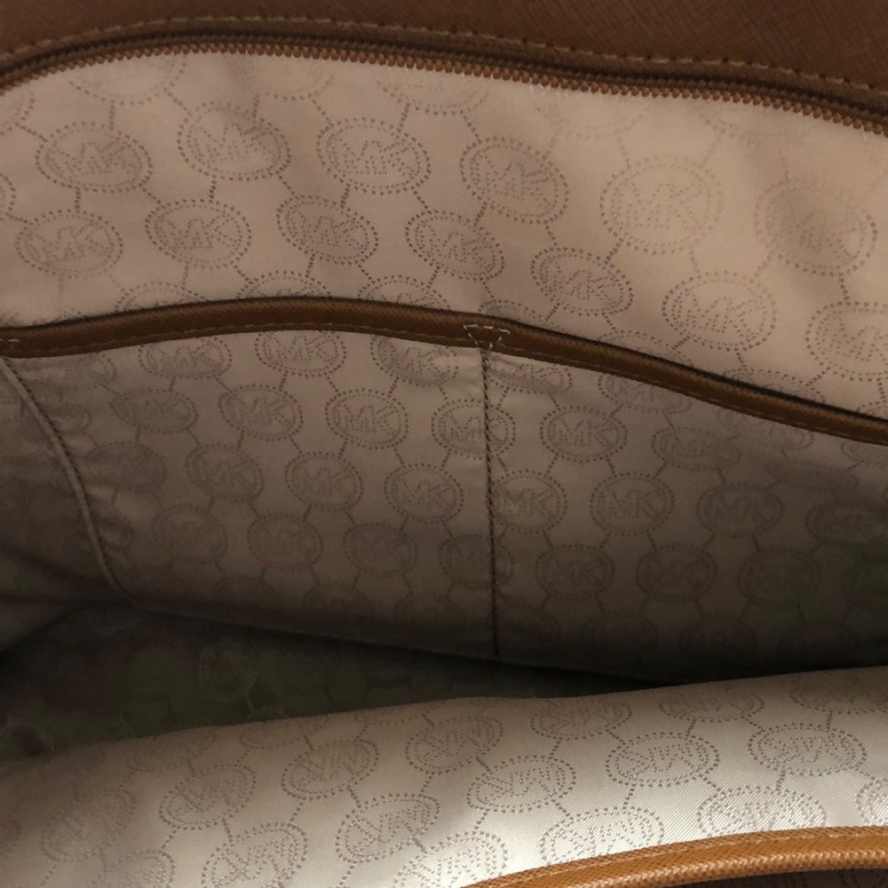 AUTHENTIC NEW Michael Kors Jet Set Travel Bag - Picture 7 of 8